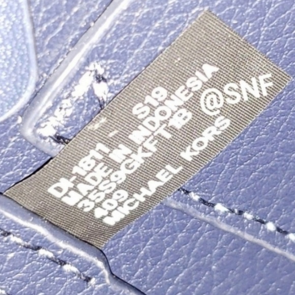 ⚠LAST ONE⚠️ Michael Kors Kimberly Small Tote - Picture 3 of 5